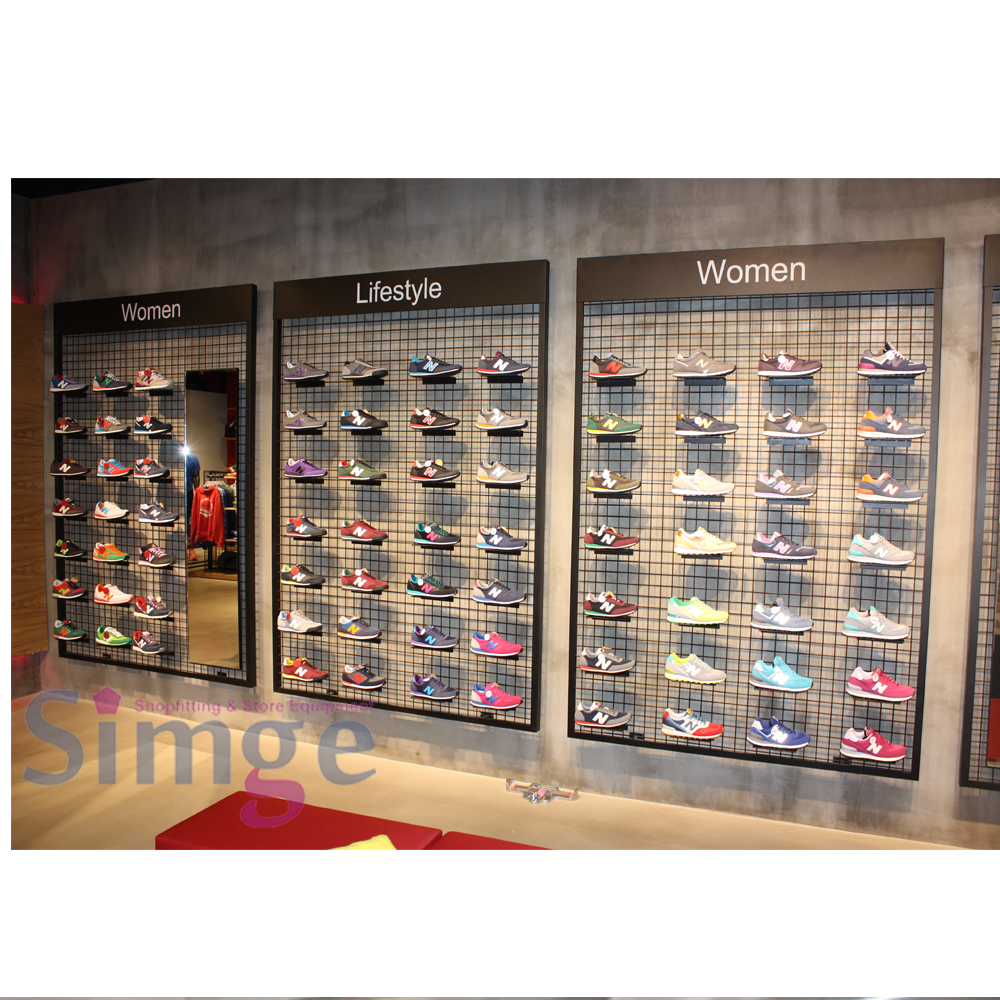 New Balance Mağaza Dekorasyonu Raf Sistemleri