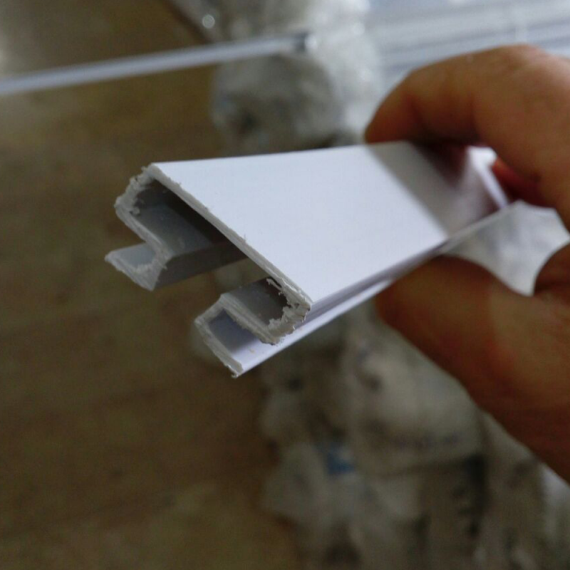 Plastik Mağaza Kanallı Panel Raf Kanalı Profili